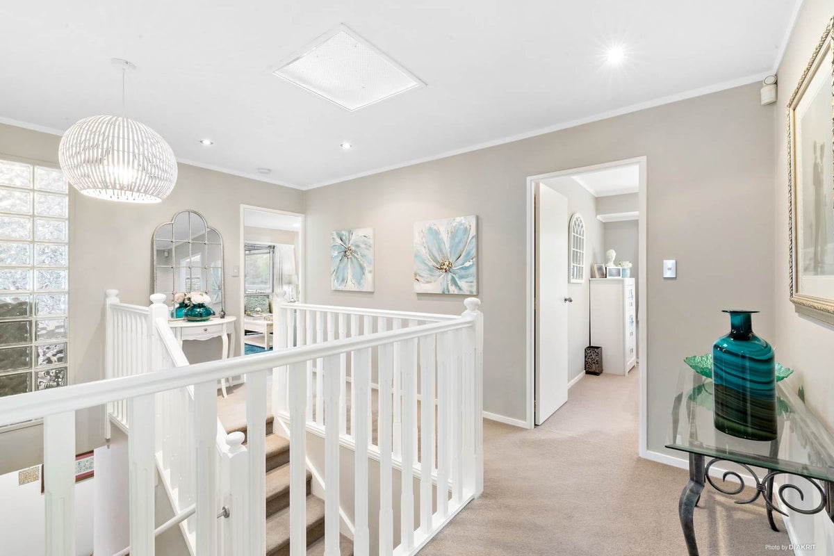 1/15 Chale Place, Somerville, Auckland - Carousel 2