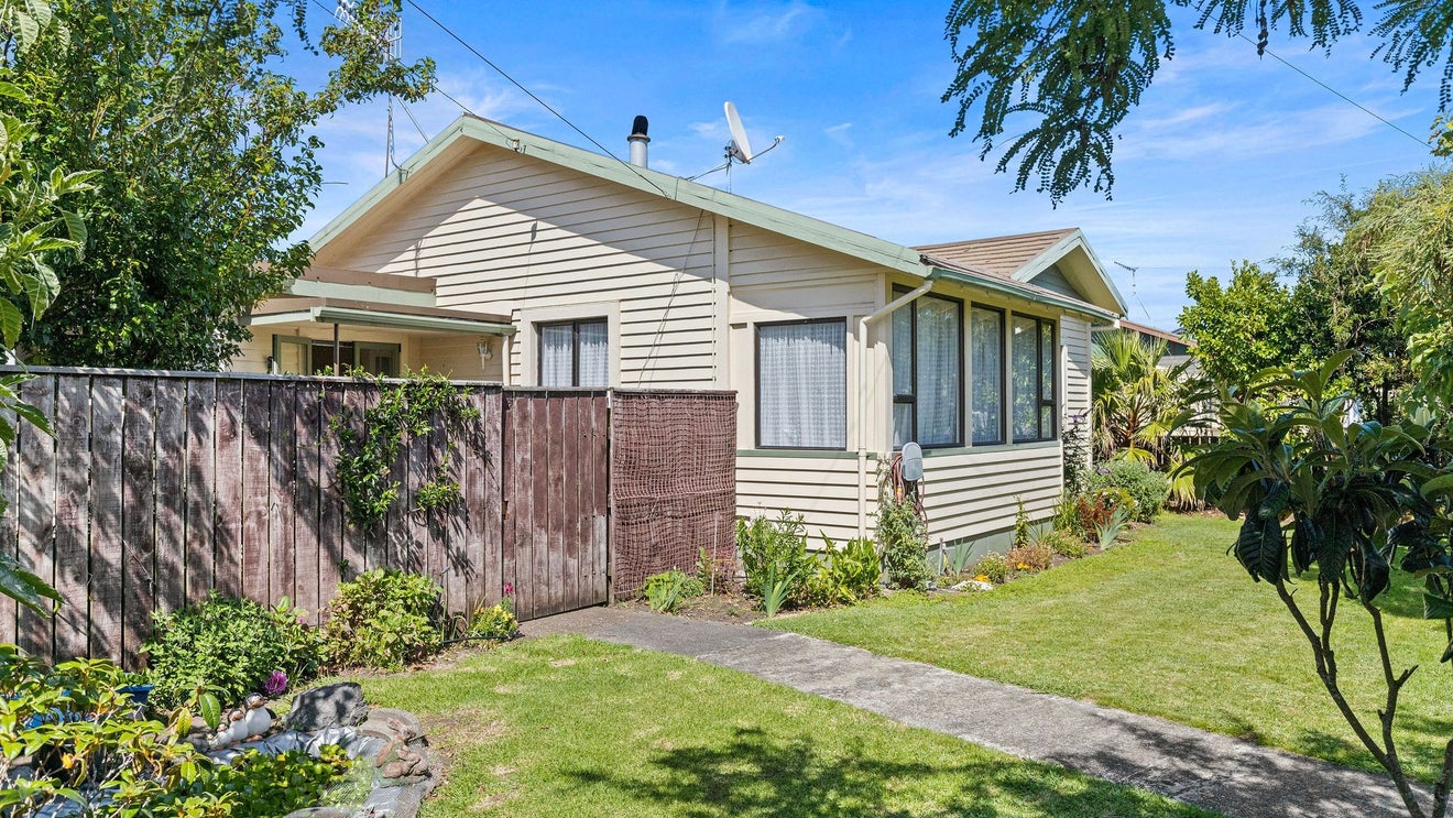 65 Bignell Street, Gonville, Whanganui - Carousel 1