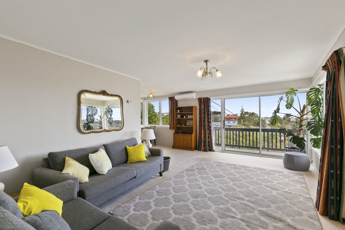 61 Rangoon Street, Khandallah, Wellington - Carousel 2