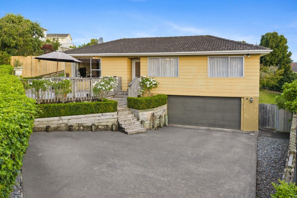7 Glenbervie Crescent, Massey, Auckland - Carousel 1