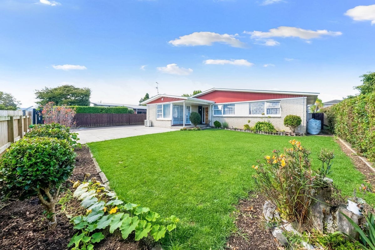 30 Sunnypark Avenue, Rosehill, Papakura - Carousel 2
