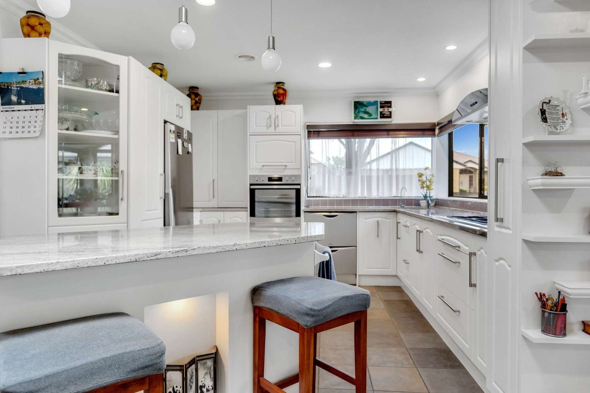1 Merlin Close, Huntington, Hamilton - Carousel 2