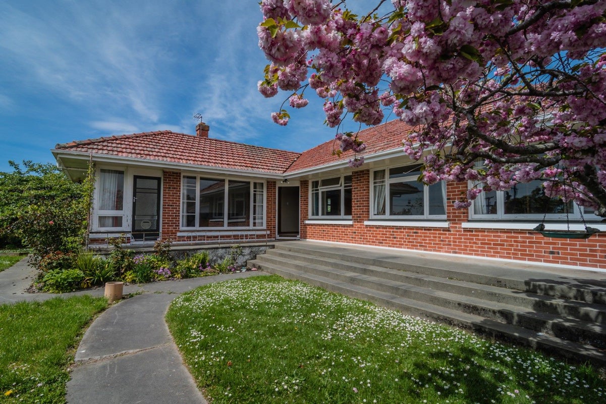 8 Claremont Road, Gleniti, Timaru - Carousel 1