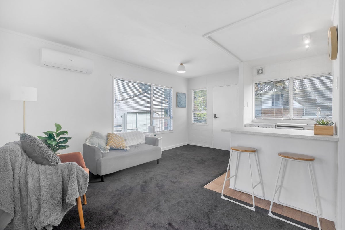 3/7 Begbie Place, Sandringham, Auckland - Carousel 1