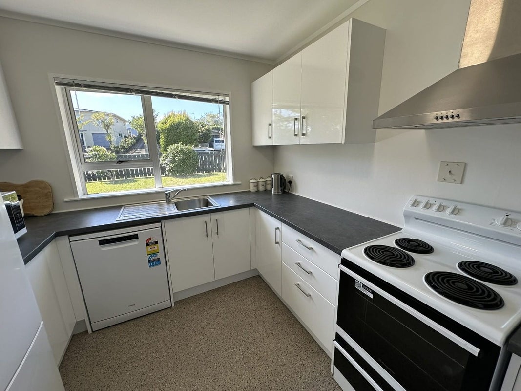 14 Nola Avenue, Raumati Beach, Paraparaumu - Carousel 2