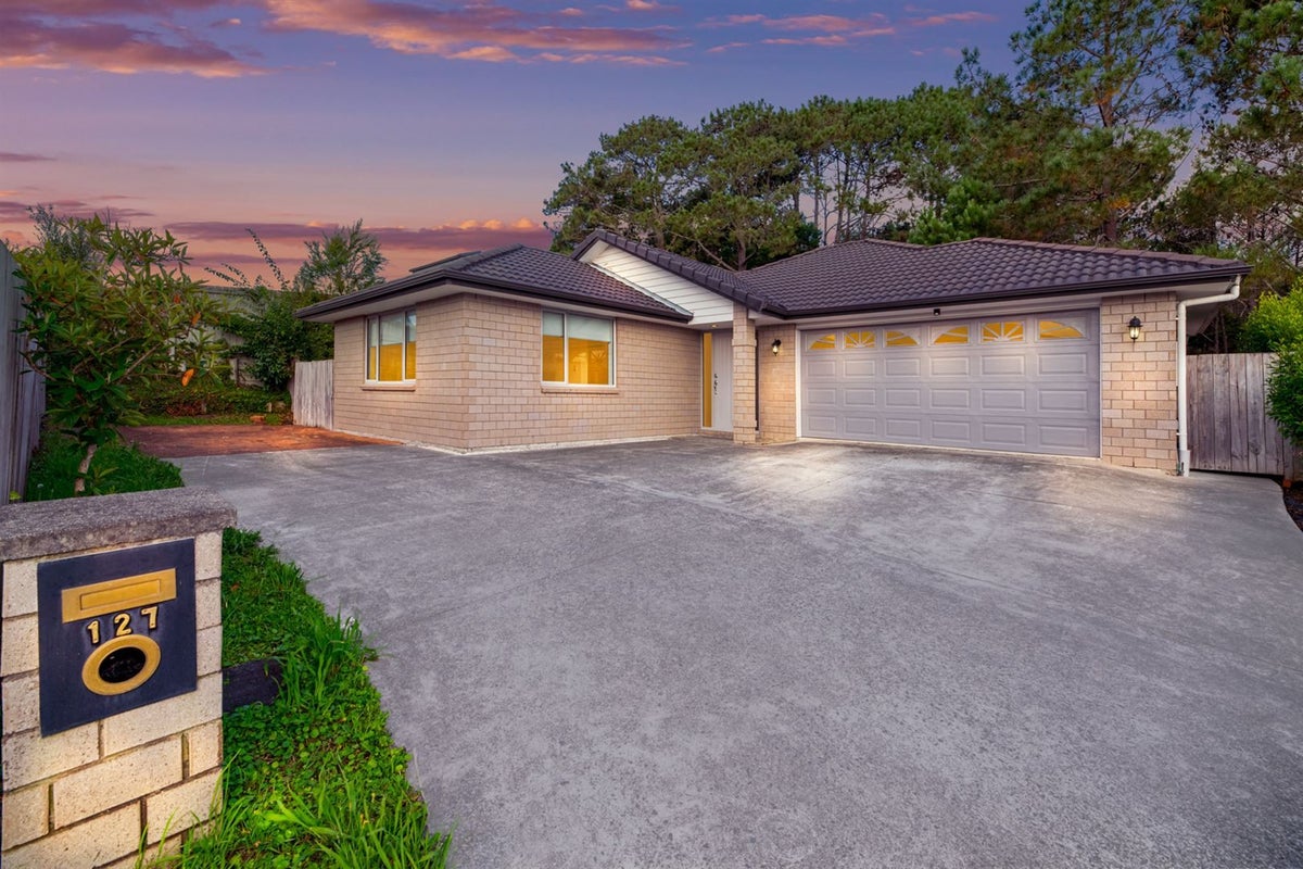 127 Rangeview Road, Sunnyvale, Auckland - Carousel 1