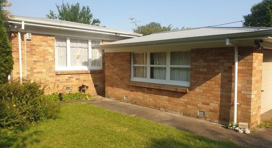 44 Queenwood Avenue, Queenwood, Hamilton - Carousel 1