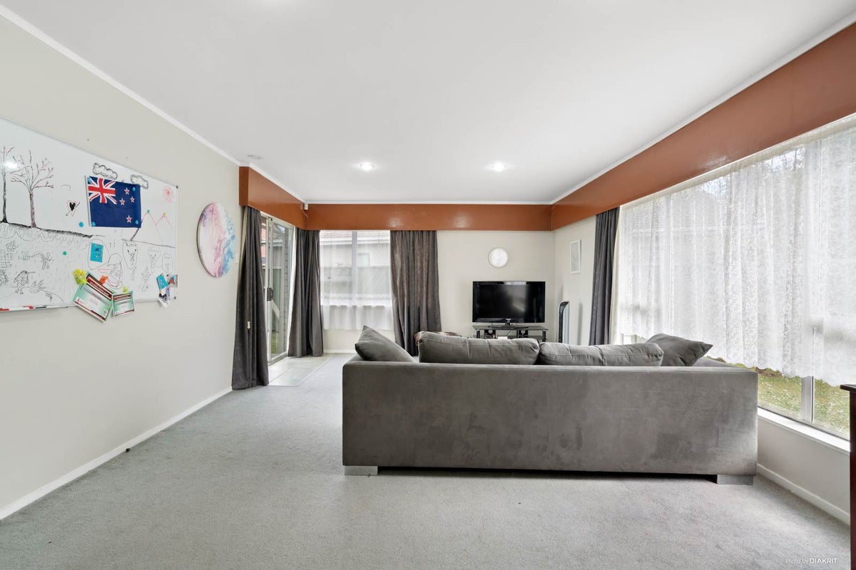 1/40 Park Estate Road, Rosehill, Papakura - Carousel 2