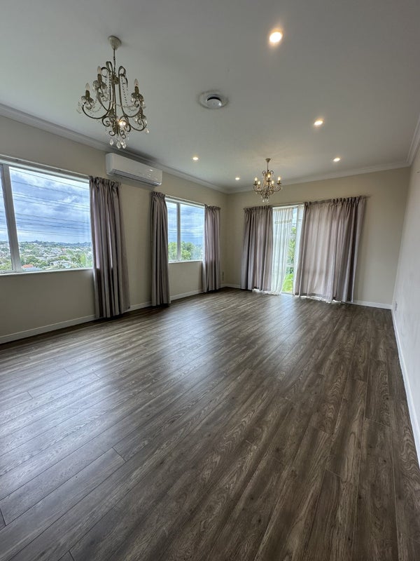 517 East Coast Road, Murrays Bay, Auckland - Carousel 2