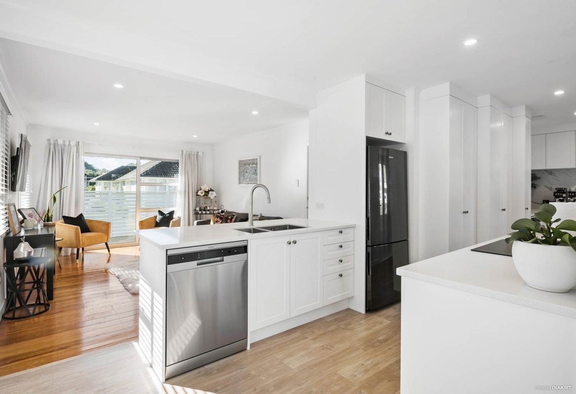 1/113 Nile Road, Milford, North Shore City - Carousel 1