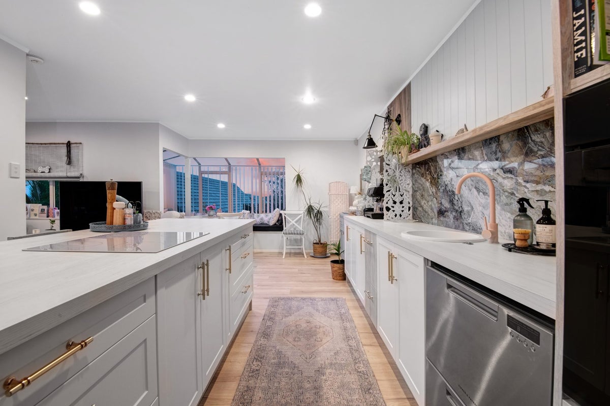 61 Stanmore Bay Road, Stanmore Bay, Whangaparaoa - Carousel 2