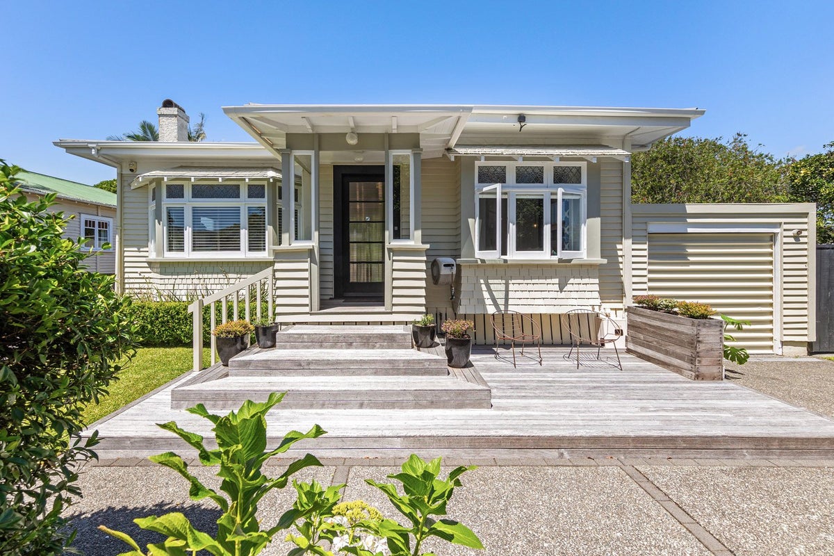 52 Victor Street, Avondale, Auckland - Carousel 1