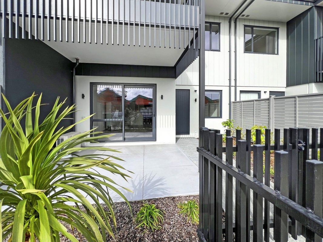 10 Juniper Drive, Rosehill, Papakura - Carousel 1