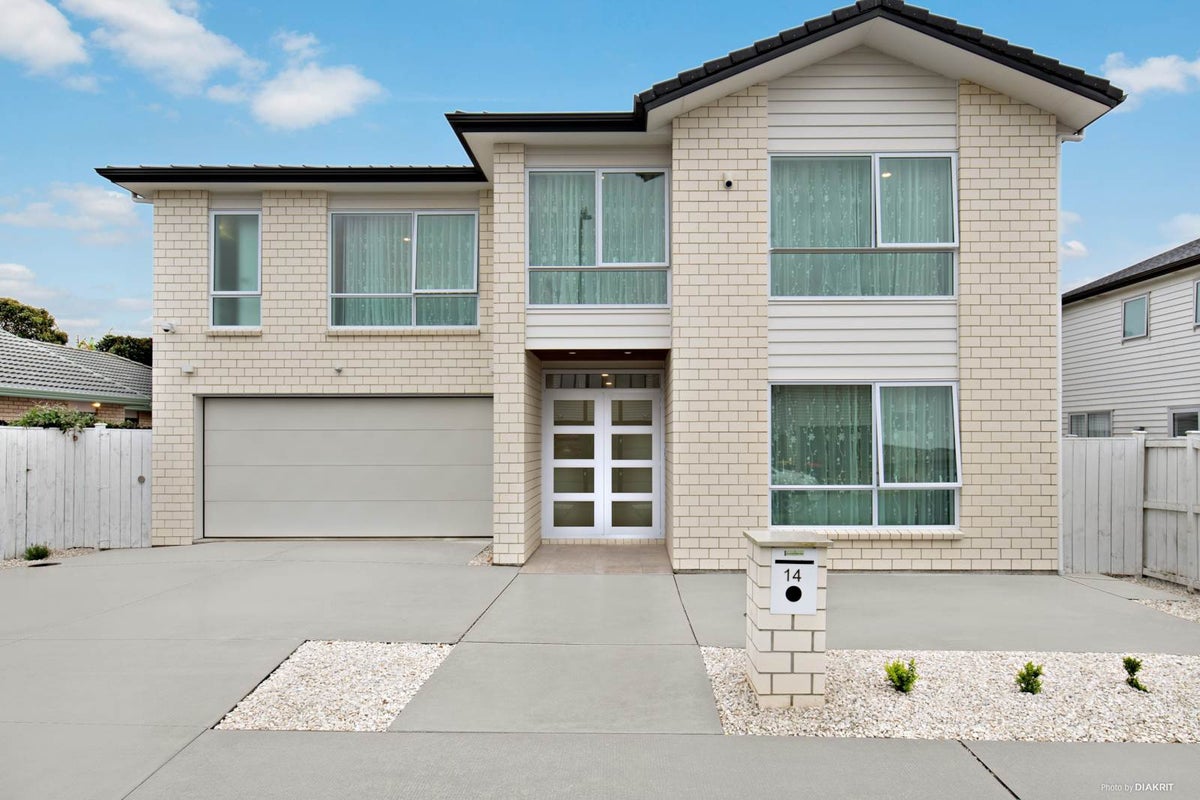 14 Quattro Avenue, Flat Bush, Auckland - Carousel 1