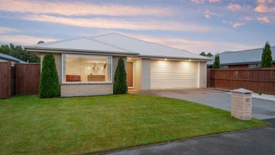 37 Davaar Crescent, Broomfield, Christchurch - Carousel 1