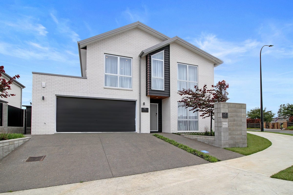 45 Kauri Point Drive, Rototuna North, Hamilton - Carousel 1