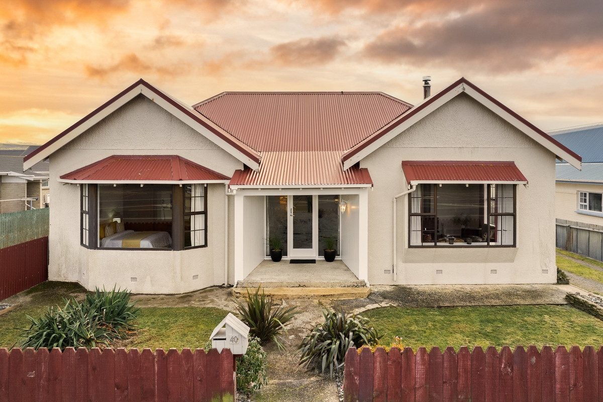 40 Victoria Road, Saint Kilda, Dunedin - Carousel 1