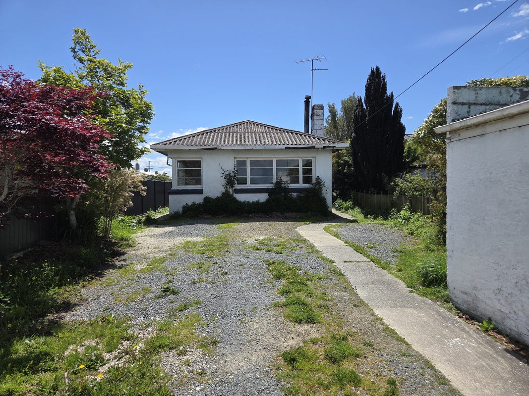 138 Clyde Street, Balclutha - Carousel 1