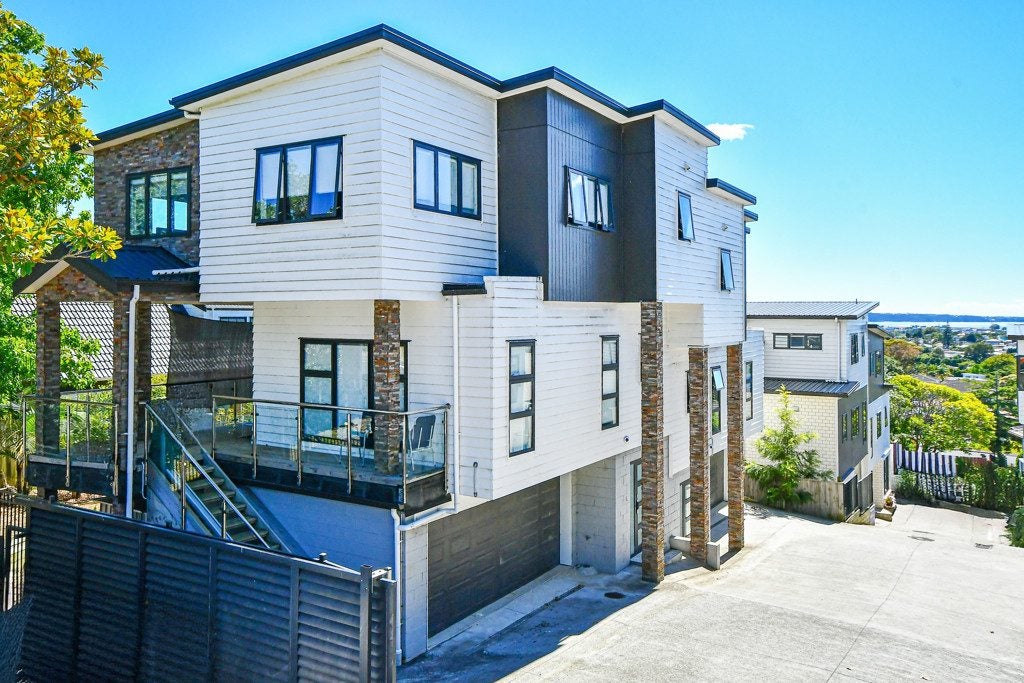 4225A Great North Road, Glendene, Waitakere City, Auckland - Carousel 1