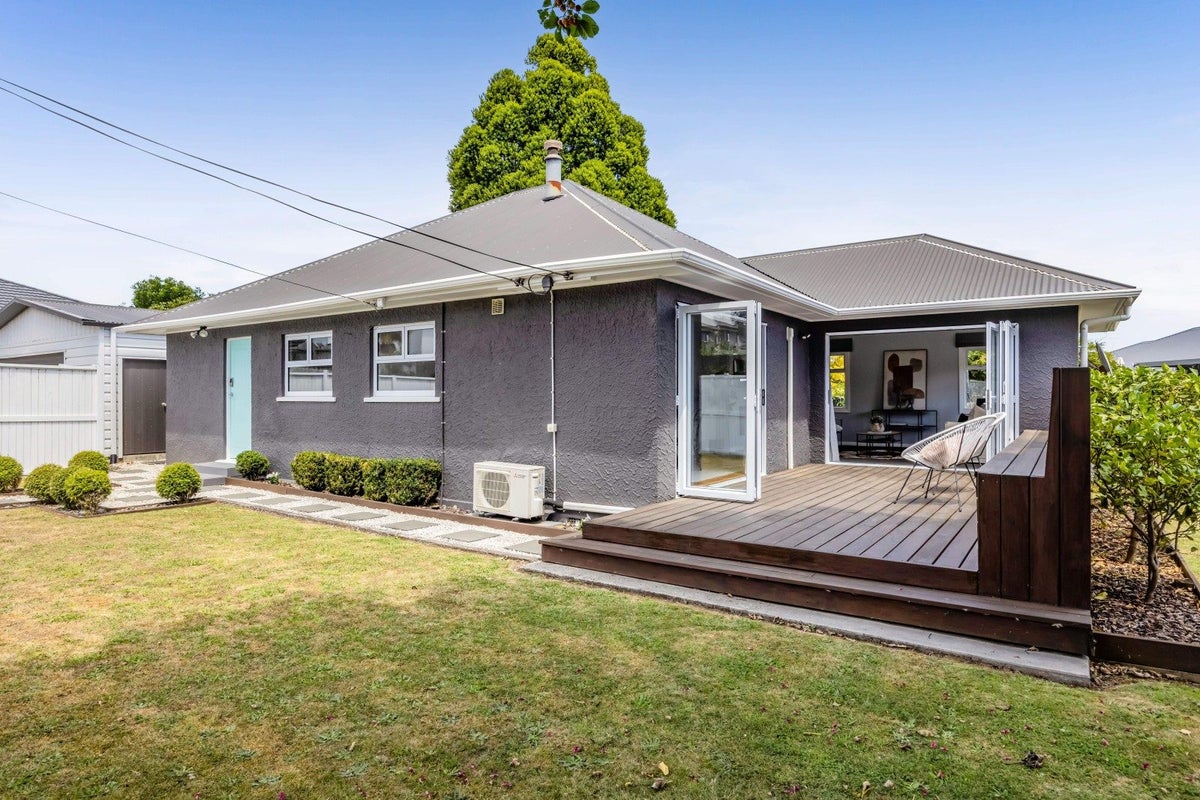 8 Solway Terrace, Bell Block, New Plymouth - Carousel 1