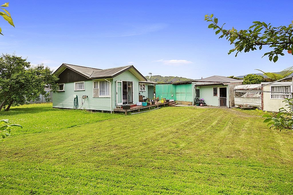 79 Karamu Crescent, Wainuiomata, Lower Hutt - Carousel 2