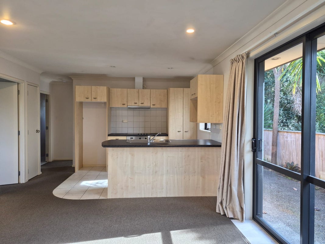 22 Araminta Place, Beachlands, Auckland - Carousel 2