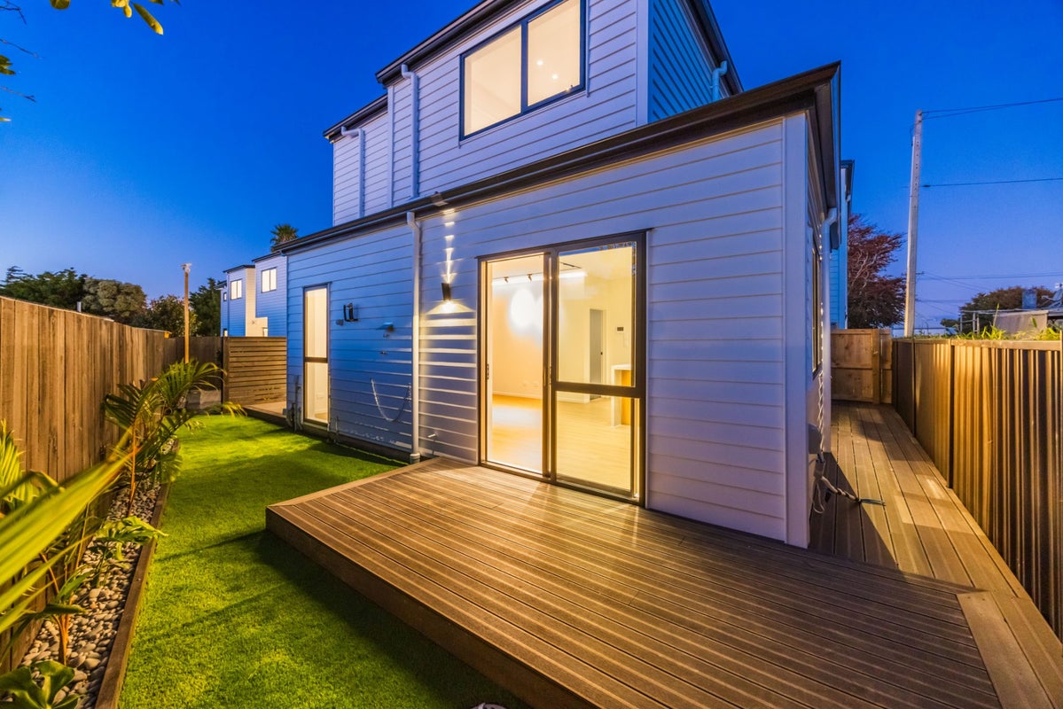 7/4 Bingara Place, Favona, Auckland - Carousel 1
