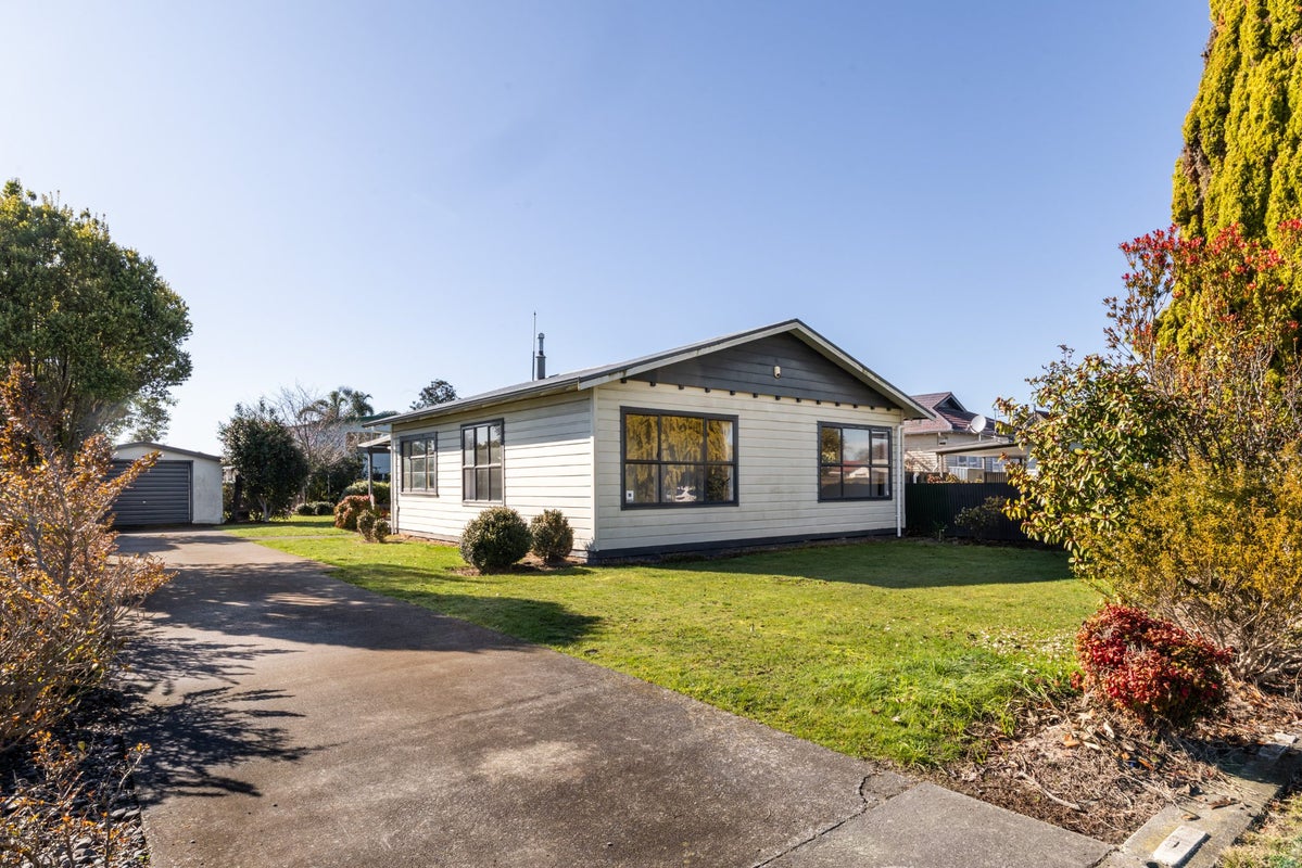 408 Fenwick Street, Mayfair, Hastings - Carousel 1