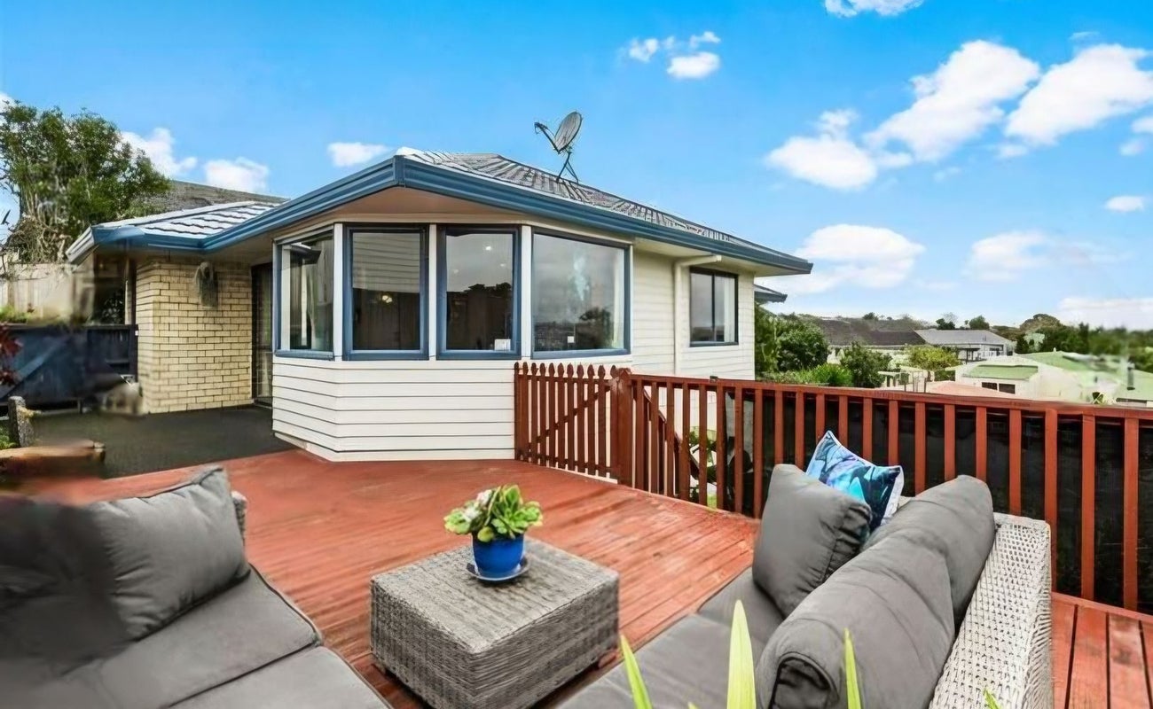 41A Luckens Road, West Harbour, Auckland - Carousel 1