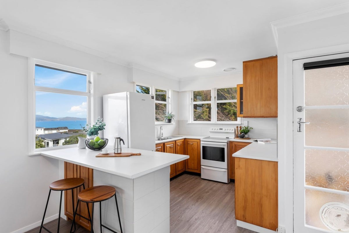 26 Laurel Grove, Maungaraki, Lower Hutt - Carousel 2