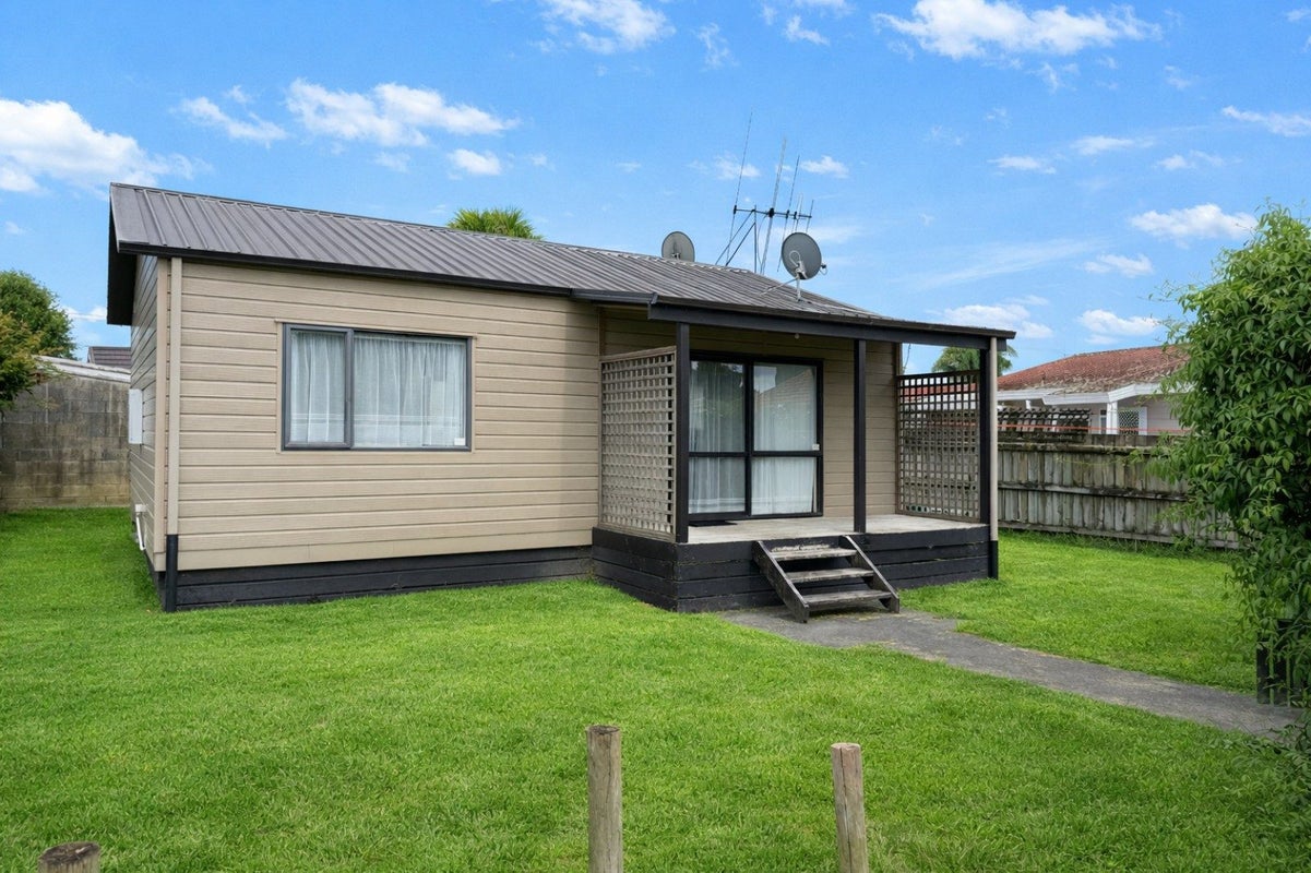 7 Ross Crescent, Fairfield, Hamilton - Carousel 1