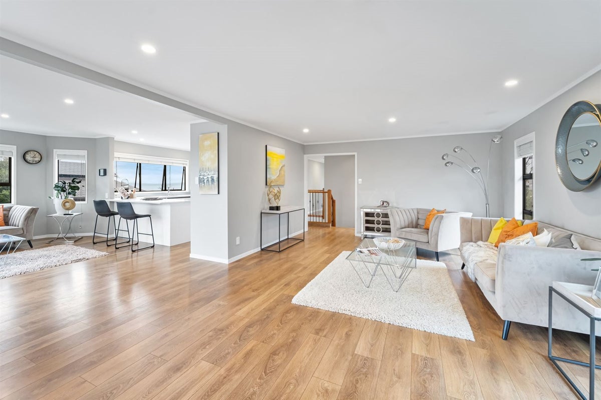 61 Knights Road, Rothesay Bay, Auckland - Carousel 2