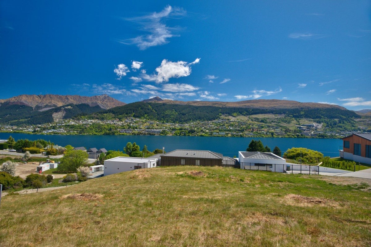 10 Red Deer Rise, Kelvin Heights, Queenstown - Carousel 20