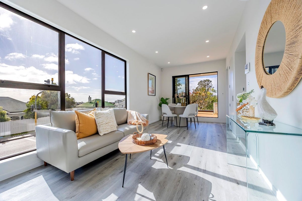 134 Mokoia Road, Chatswood, Auckland - Carousel 2