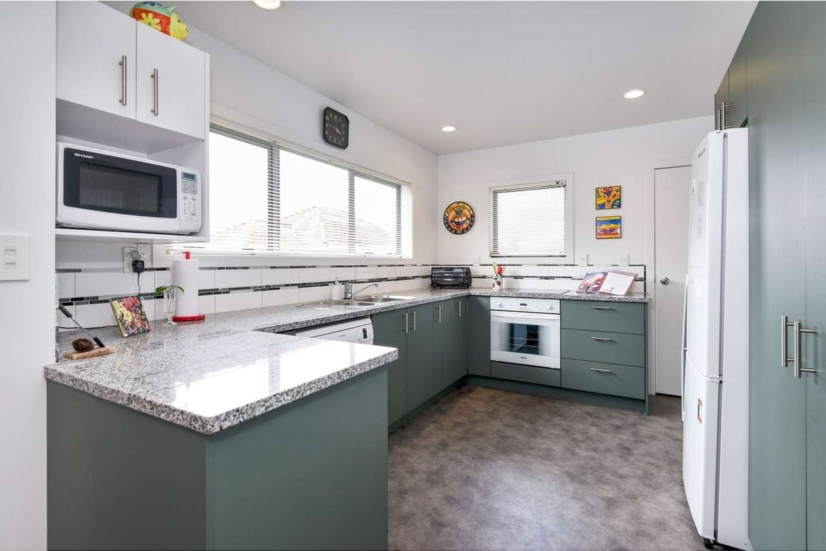 10A Caen Road, Panmure, Auckland - Carousel 2