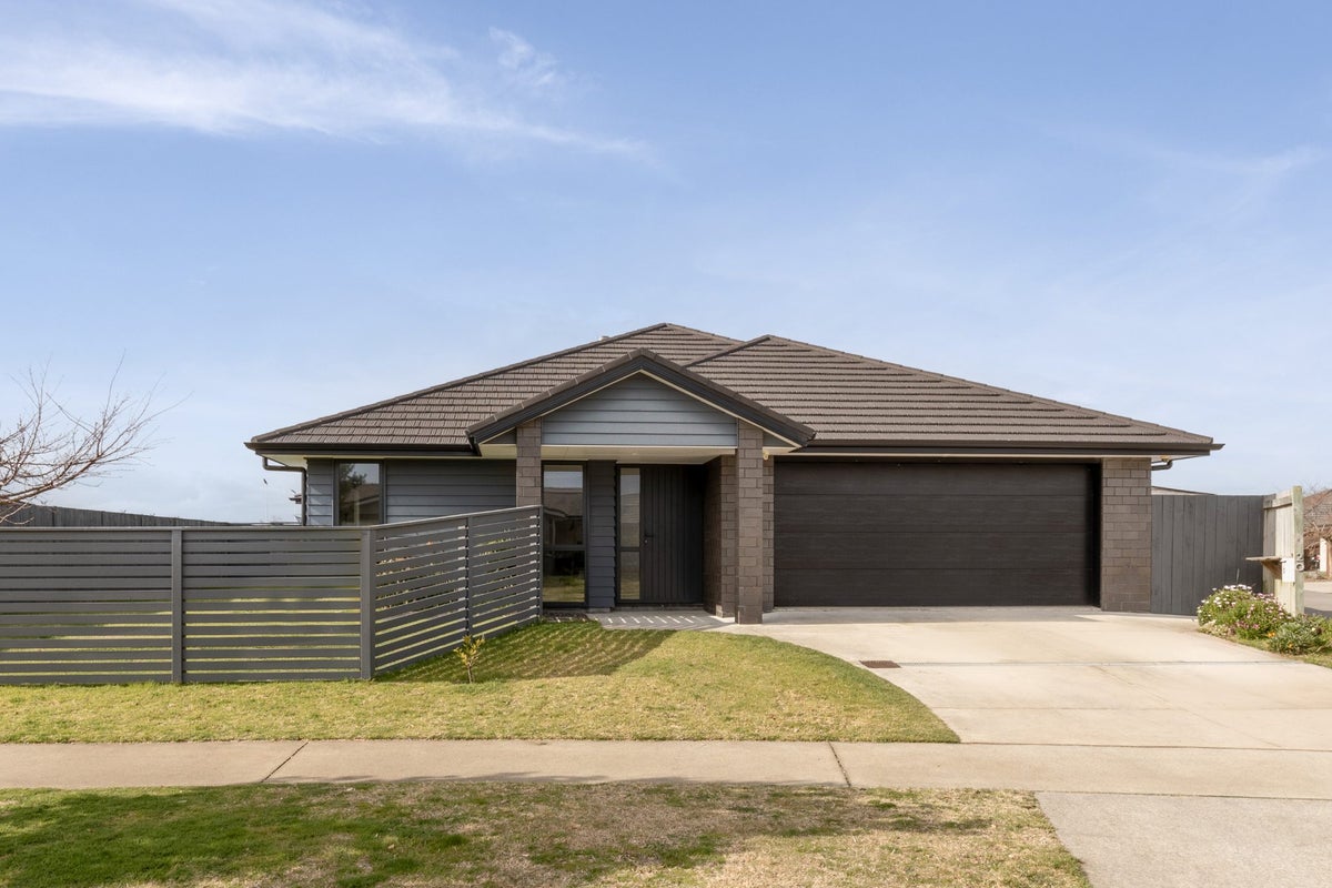 20 Drabble Crescent, Papamoa Beach, Papamoa - Carousel 2
