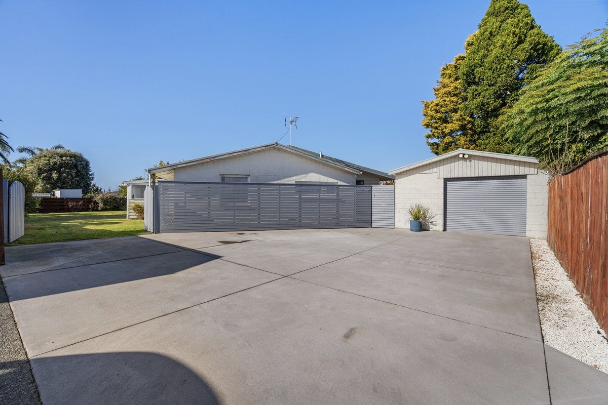 427 Otumoetai Road, Otumoetai, Tauranga - Carousel 1