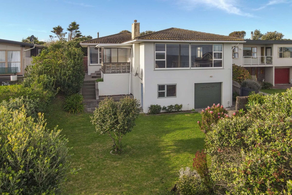 176 Karaka Street, Castlecliff, Whanganui - Carousel 2