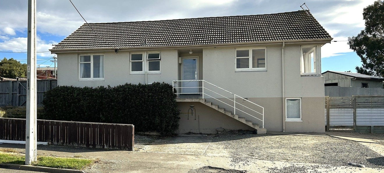 10 Roach Street, Holmes Hill, Oamaru - Carousel 1