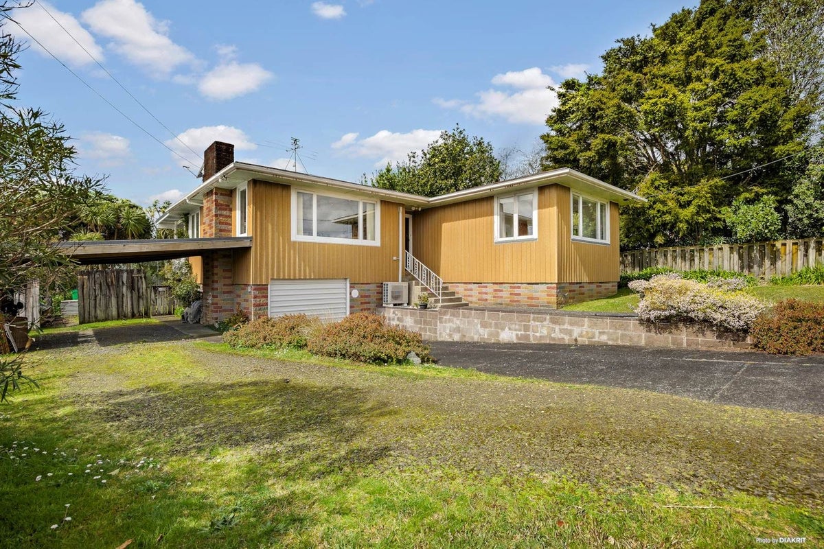 3 Porter Avenue, Te Atatu South, Auckland - Carousel 1