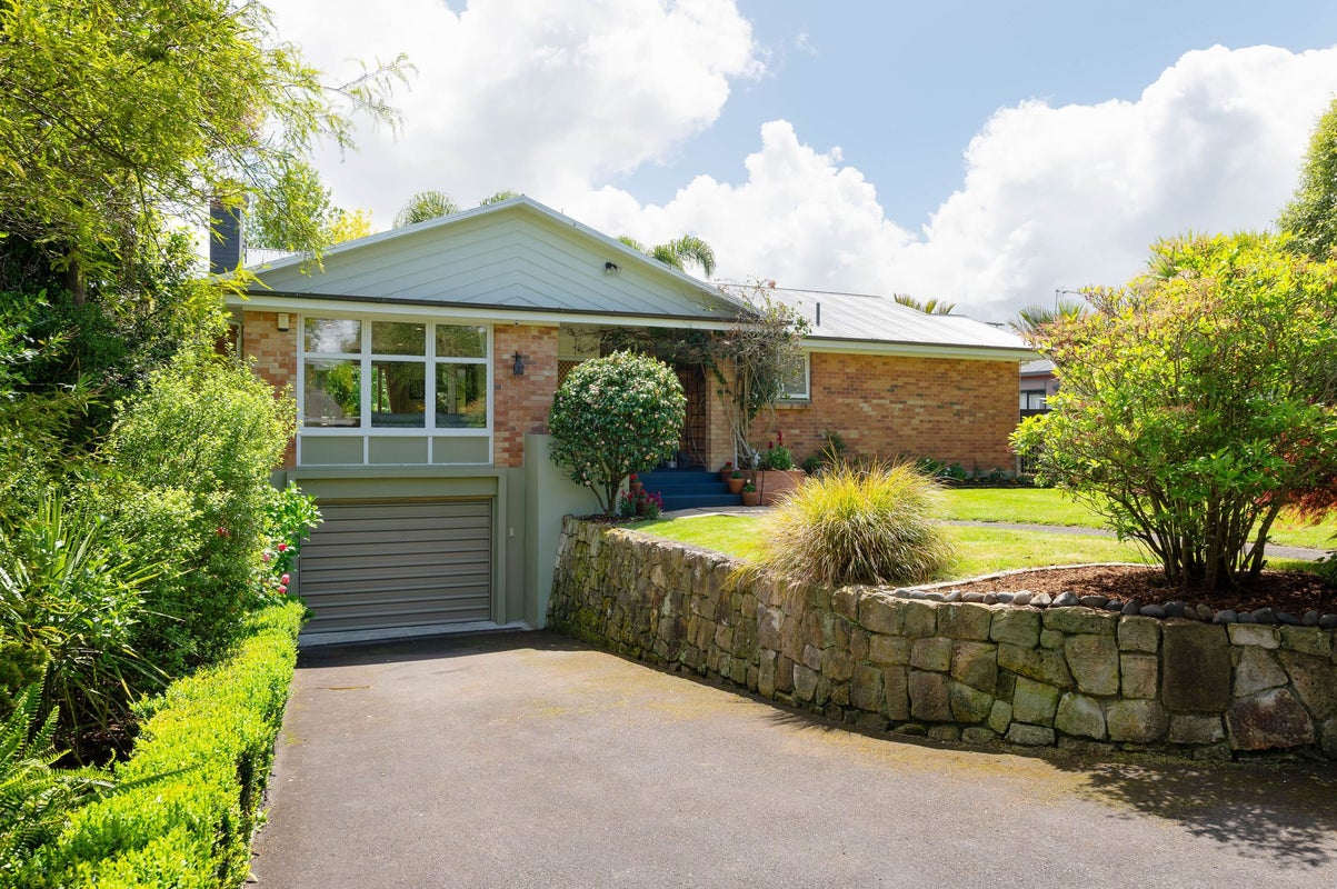 353 Cobham Drive, Hillcrest, Hamilton - Carousel 2