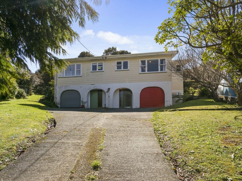 30B Isabel Grove, Wainuiomata, Lower Hutt - Carousel 1