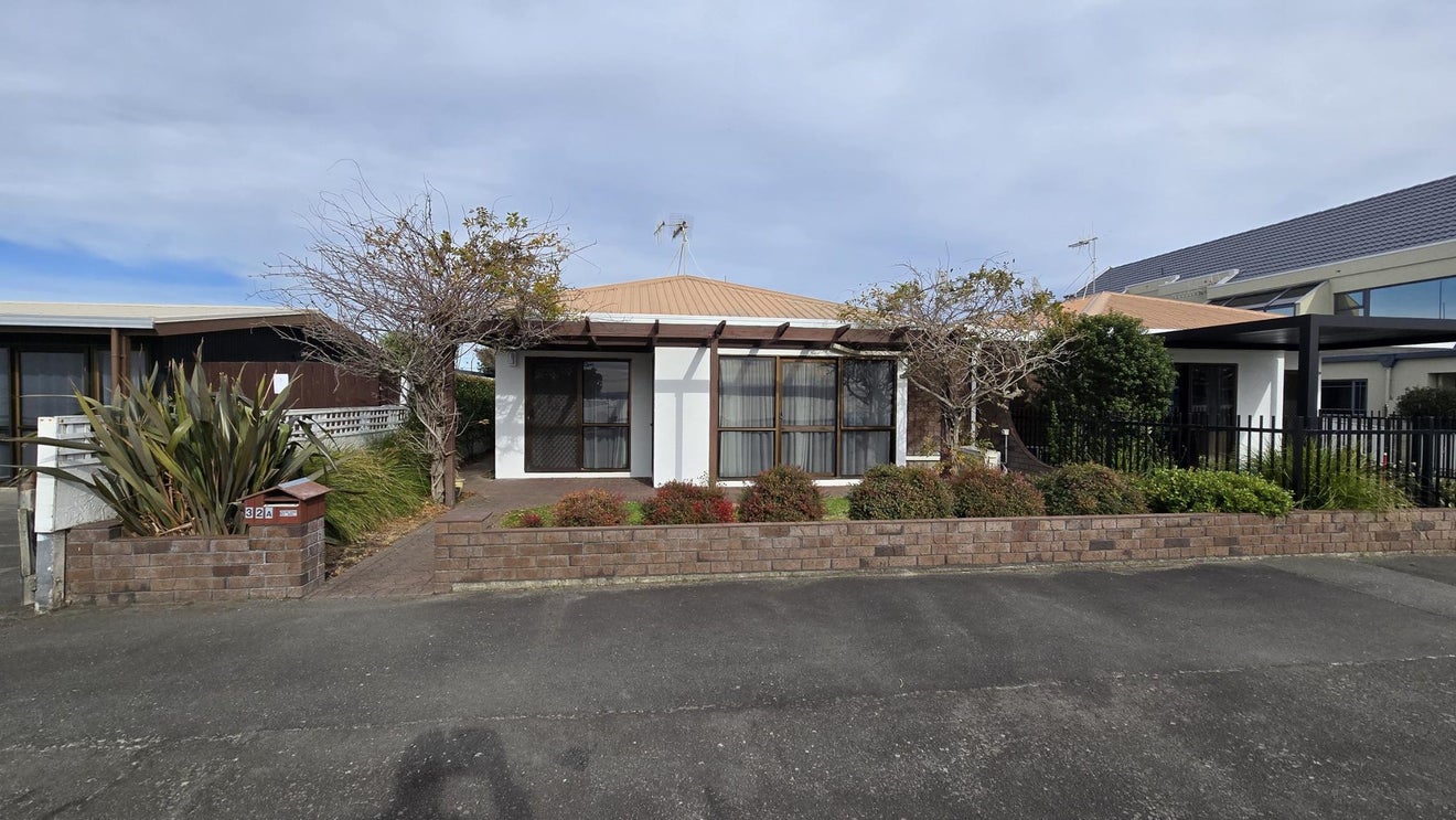 32A Charles Street, Westshore, Napier - Carousel 1
