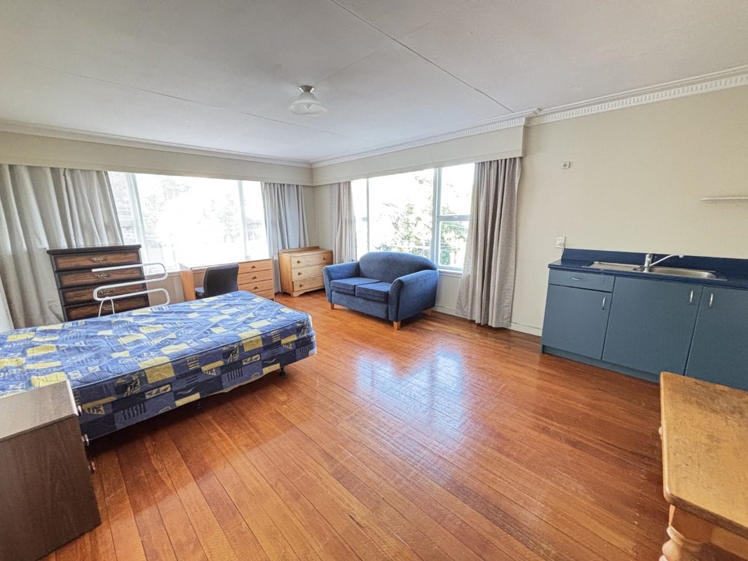 1 Fea Street, Dalmore, Dunedin - Carousel 1