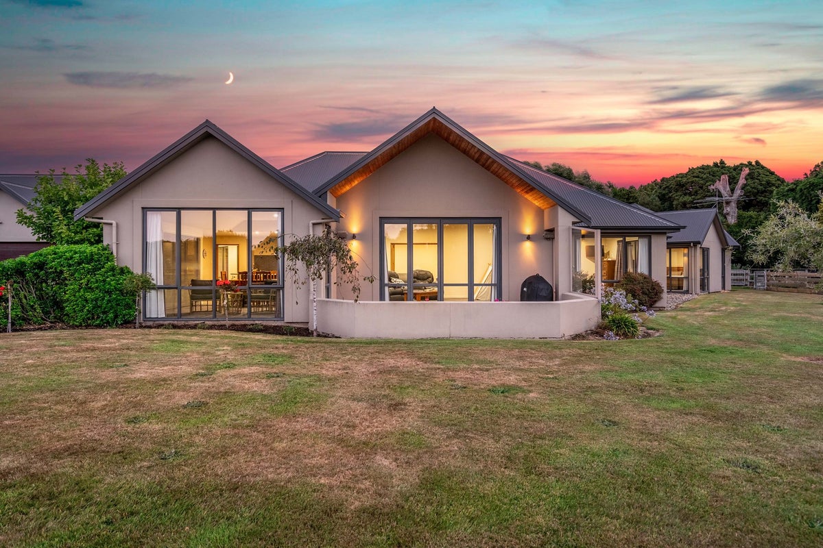 40 Spence Avenue, Otatara - Carousel 2
