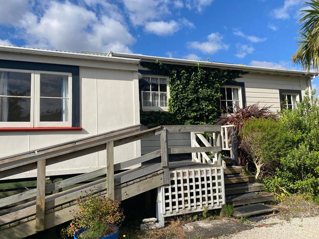 44 Fitzherbert Street, Petone, Lower Hutt - Carousel 1