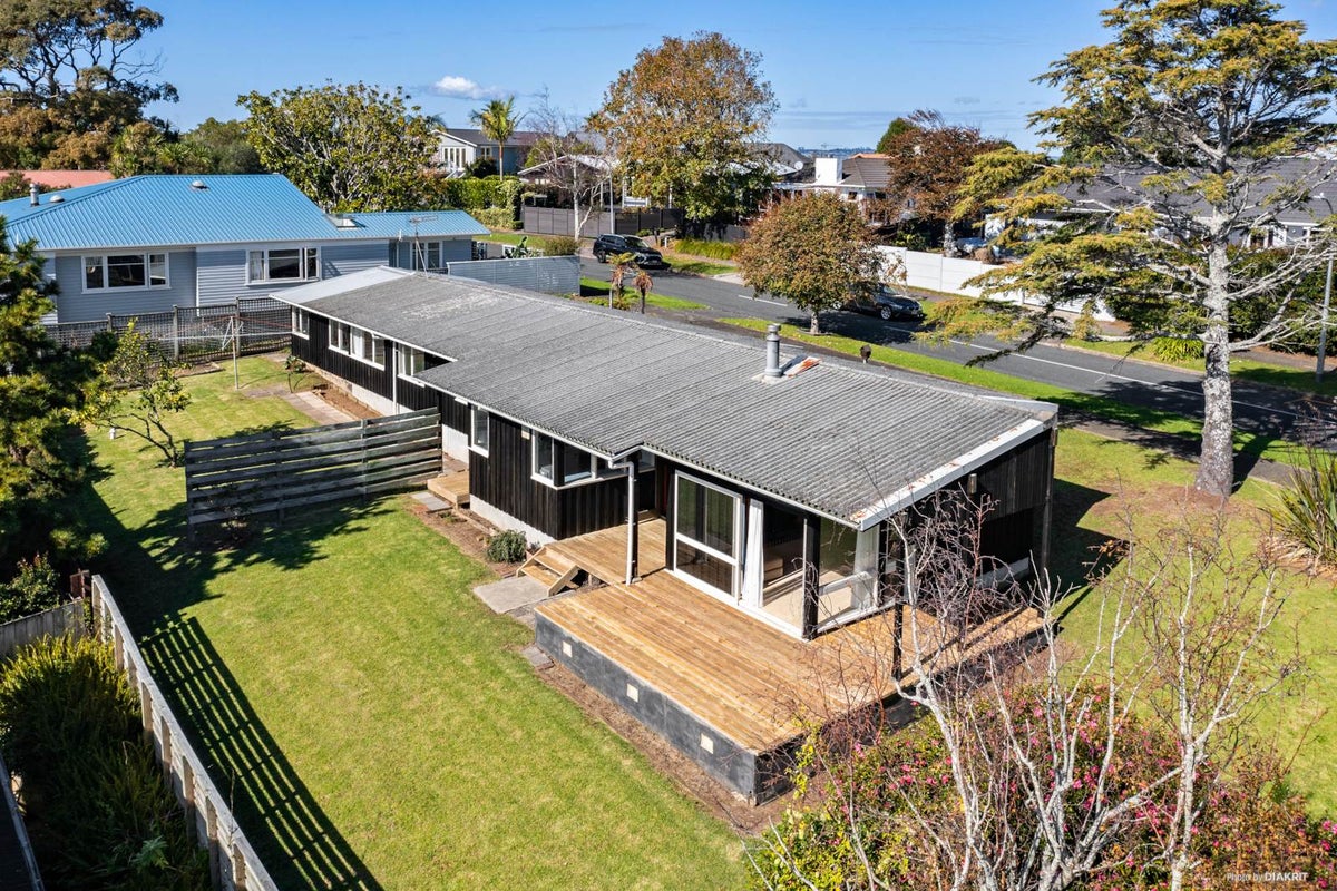 57 Pembroke Crescent, Glendowie, Auckland - Carousel 1