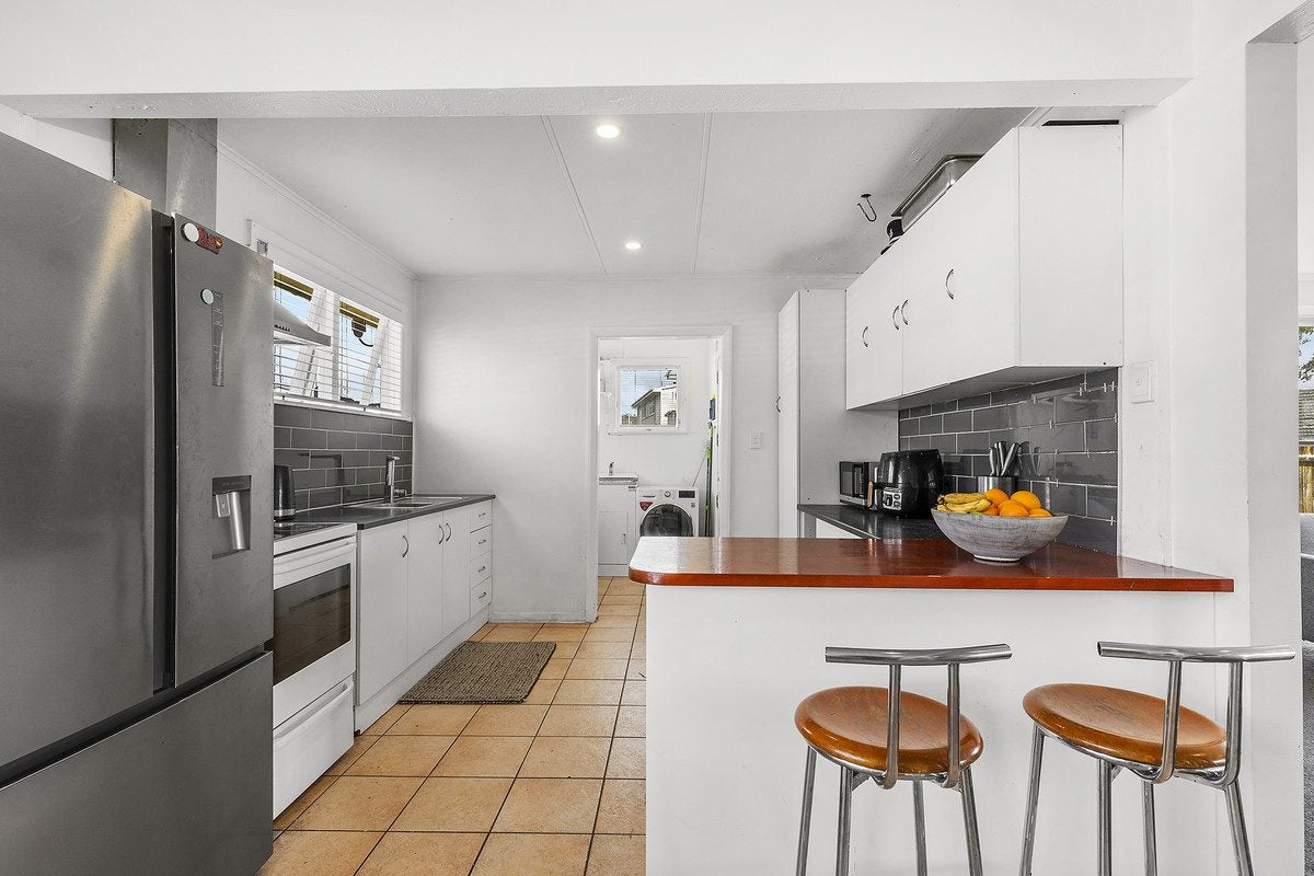 69 Warspite Avenue, Cannons Creek, Porirua - Carousel 2