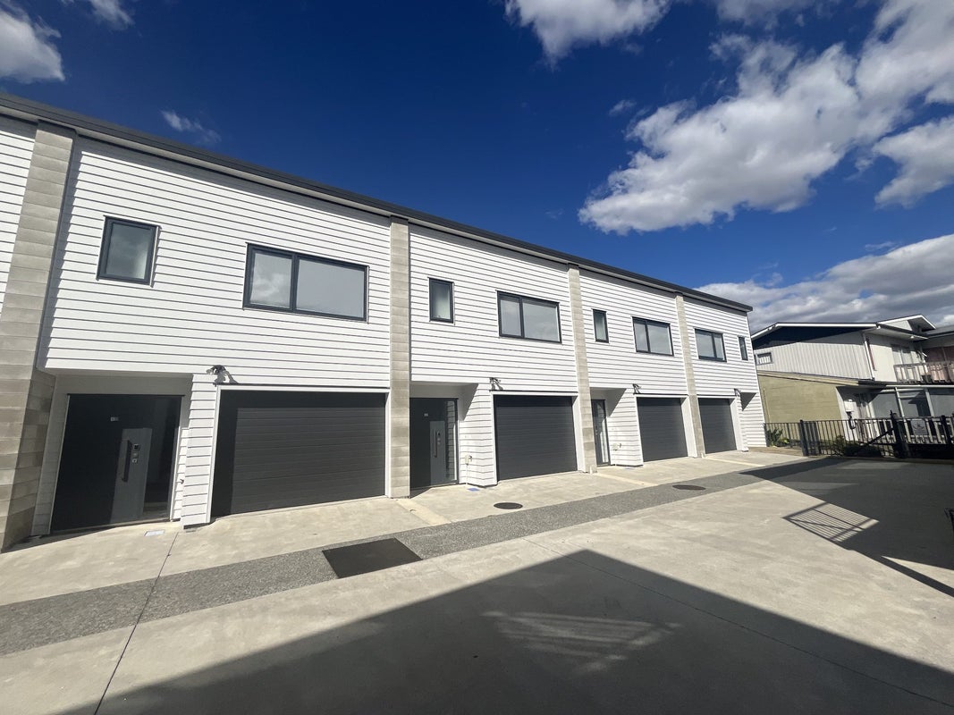 14/161 Nixon Street, Hamilton East, Hamilton - Carousel 1