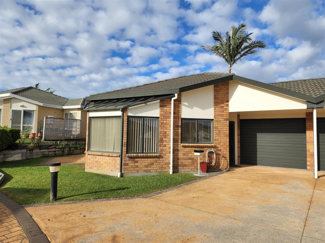 9/169 Sturges Road, Henderson, Auckland - Carousel 1